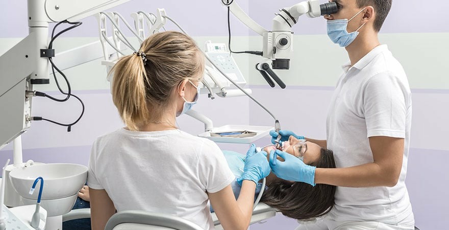 lechenie i diagnostika pod mikroskopom - Лечение и диагностика под микроскопом